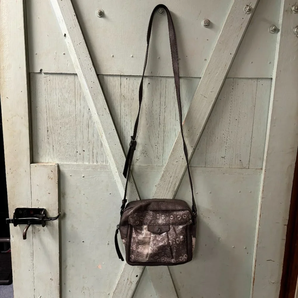 Simply Vera Vera Wang‎ snakeskin Crossbody purse